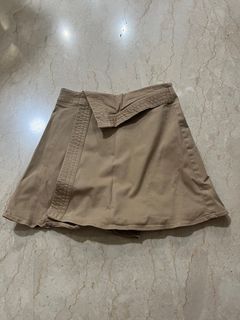 (Category: ) located in . Submitted by ayweiying (Listing ID 1253791289, Image 1). Description: .