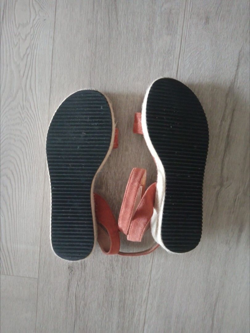 Low Wedges Women s Fashion Footwear Wedges on Carousell