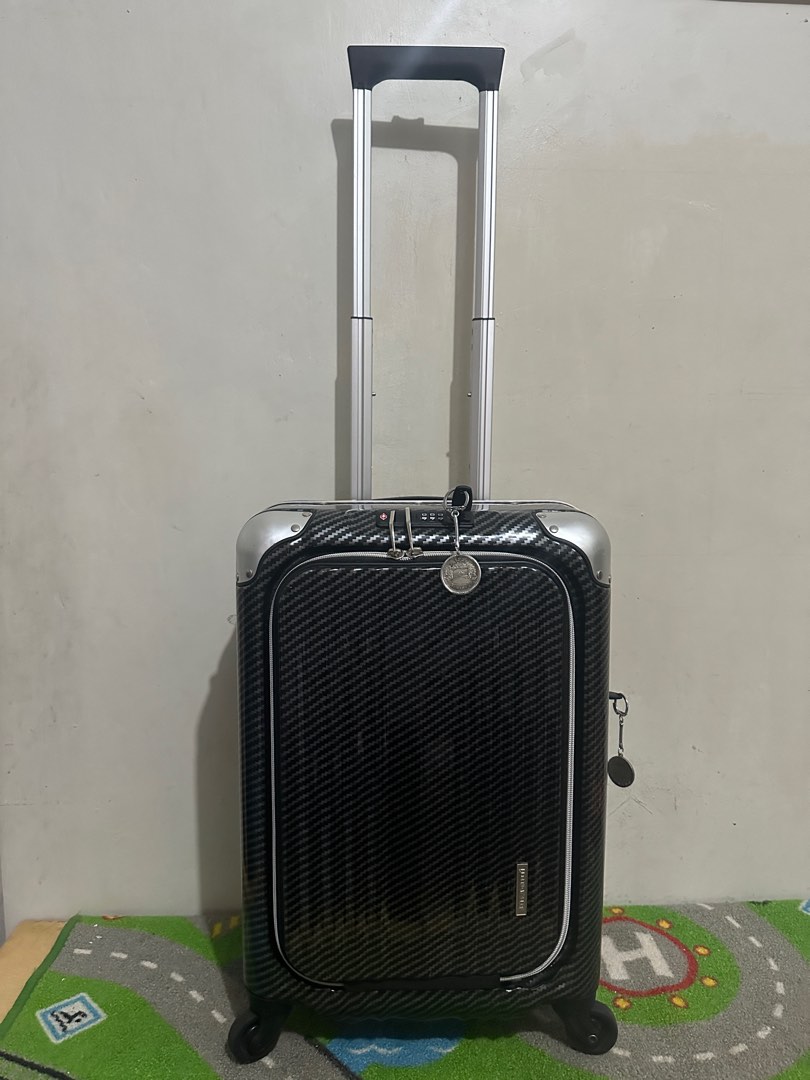 Luggage ( Legend Walker) with keys TSA approved and combination code