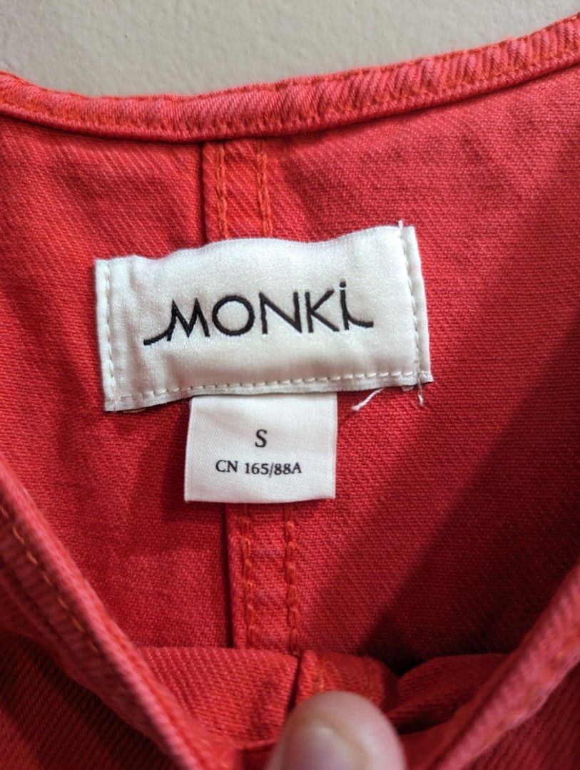 Monki denim dress (Category: Dresses) located in Las Pinas. Submitted by rozramer (Listing ID 1253832813, Image 2). Description: Item in great condition. Pick up in BF Resort Village, Las Pinas at buyer's expense. Shipping options are gogo express, grab and lalamove. Other shipping preferences will be handled by buyer and pick-up at my place. Payment can be made via Gcash or BPI Family transfer. Tag size Small but can fit upto Medium..