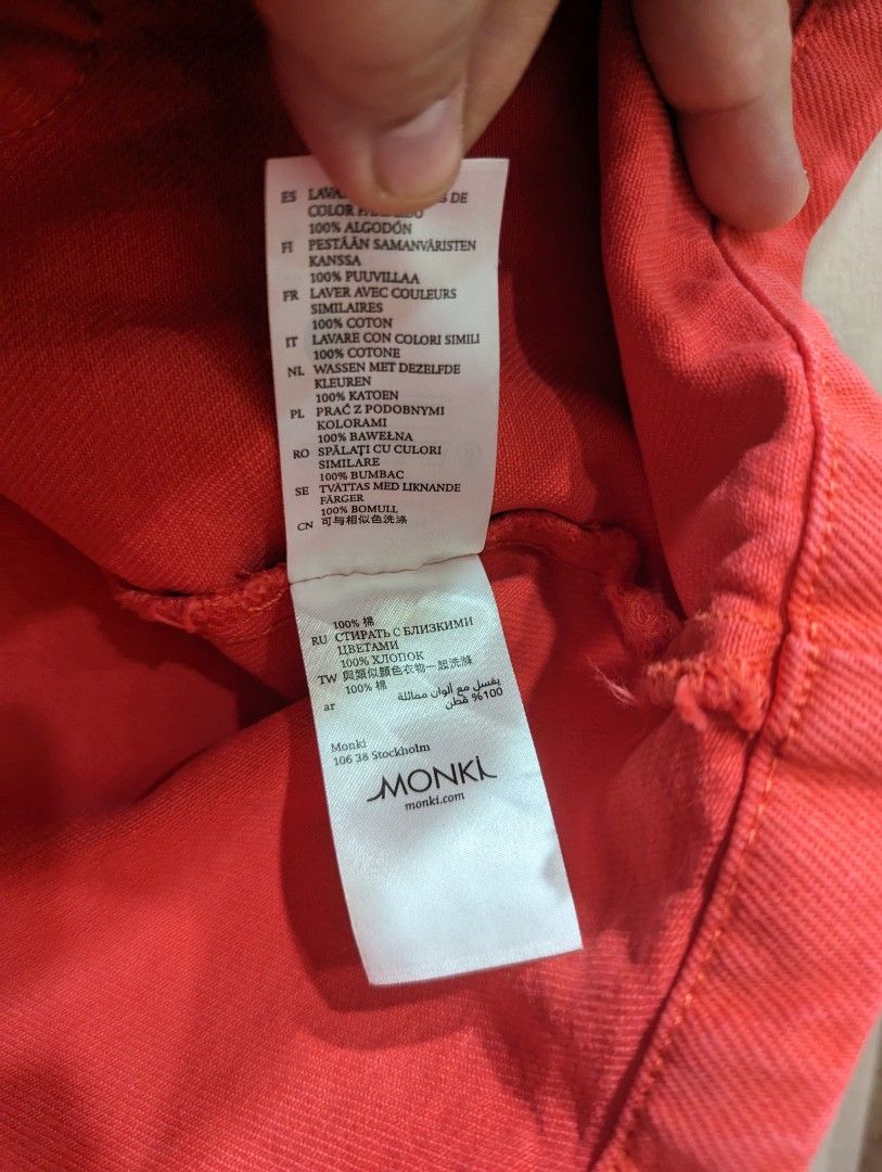 Monki denim dress (Category: Dresses) located in Las Pinas. Submitted by rozramer (Listing ID 1253832813, Image 3). Description: Item in great condition. Pick up in BF Resort Village, Las Pinas at buyer's expense. Shipping options are gogo express, grab and lalamove. Other shipping preferences will be handled by buyer and pick-up at my place. Payment can be made via Gcash or BPI Family transfer. Tag size Small but can fit upto Medium..