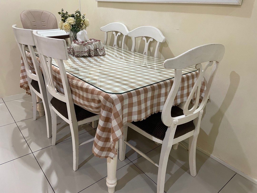 Selling dining sales table and chairs