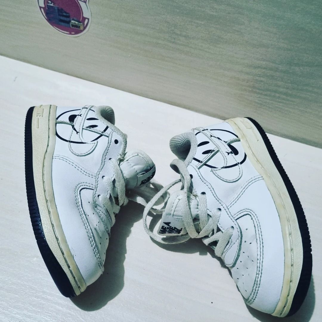 Nike air force online 1 white happy face