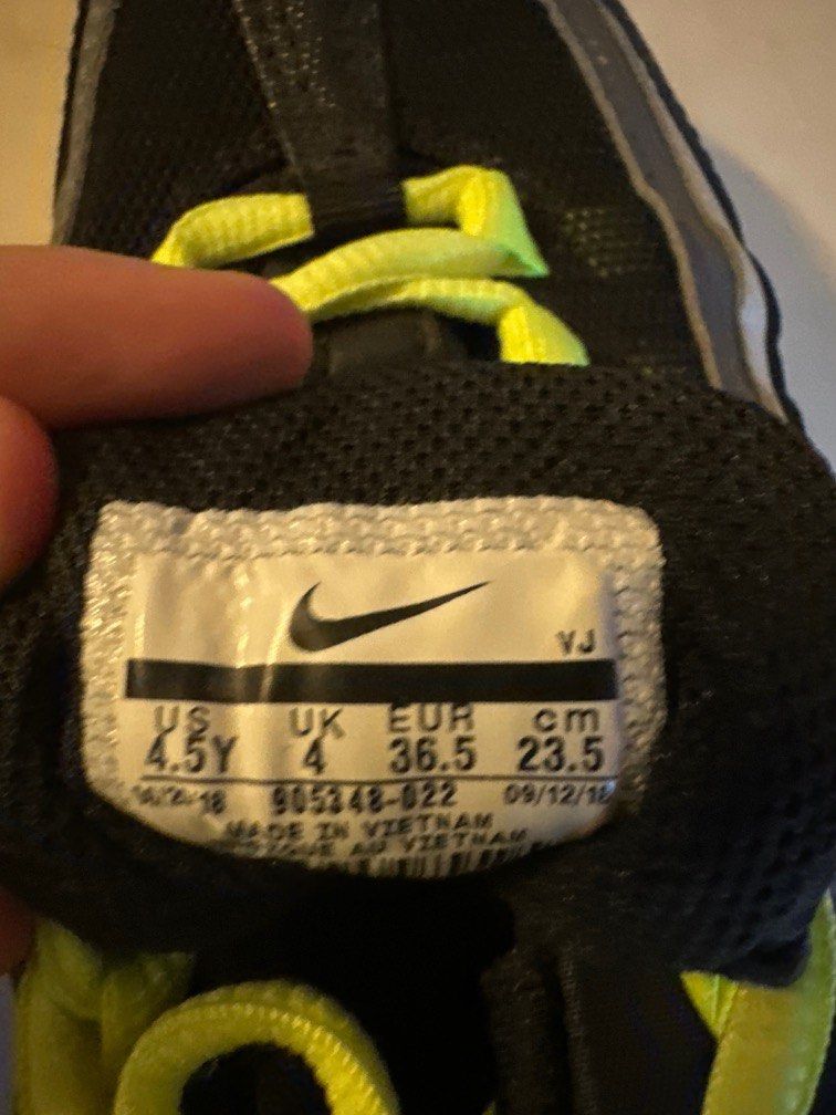 Nike 95 size 4 on sale
