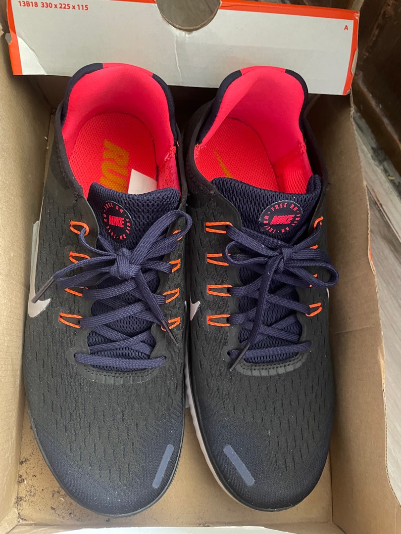 Nike free top rn moon particle