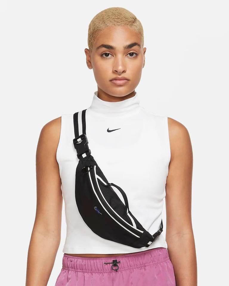 Small nike fanny shop pack