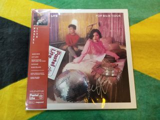 PASTEL LITE POP BILIK TIDUR LP VINYL RECORD WITH BAND SIGNED