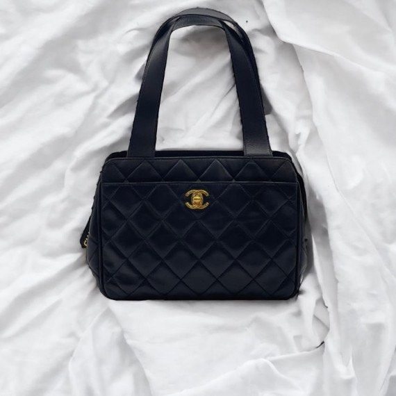 Pre-order] CHANEL Vintage Quilted Tote (Black / Gold), Women's Fashion, Bags  & Wallets, Tote Bags on Carousell