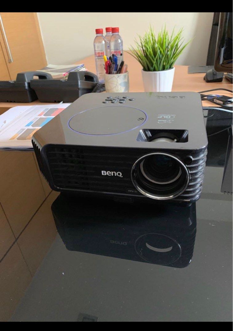 Projector (Category: Projectors) located in Kuala Lumpur. Submitted by shokolim (Listing ID 1253748833, Image 1). Description: Selling cheap .. only for serious buyer .. spring cleaning price . No discount .