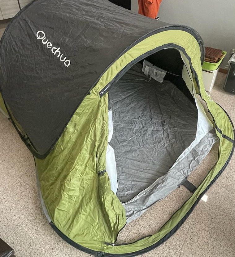Quechua 2 Seconds Air II Tent, Sports Equipment, Hiking & Camping on