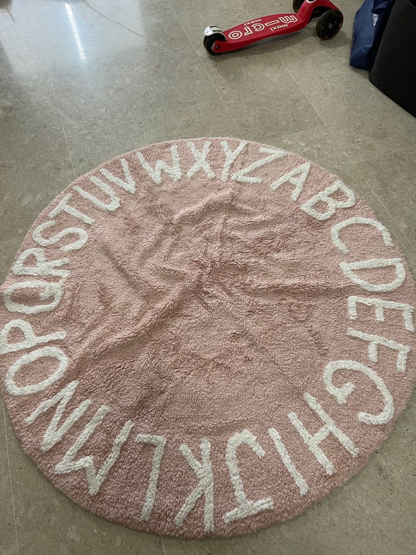 Round Carpet, Furniture & Home Living, Home Decor, Carpets, Mats