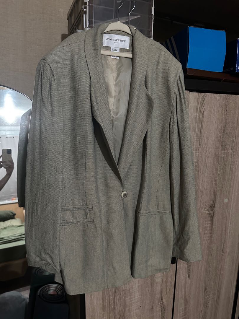 Sage green blazer, Women's Fashion, Coats, Jackets and Outerwear on ...
