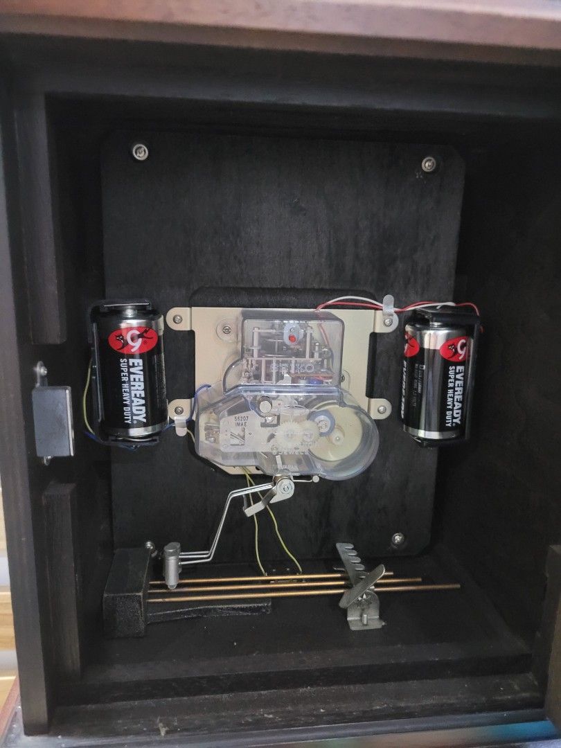 Seiko Table Top Clock Vintage (Category: Clocks) located in Antipolo. Submitted by dlolin (Listing ID 1253747678, Image 3). Description: Decluttering Kindly pick up via Lalamove or Grab.