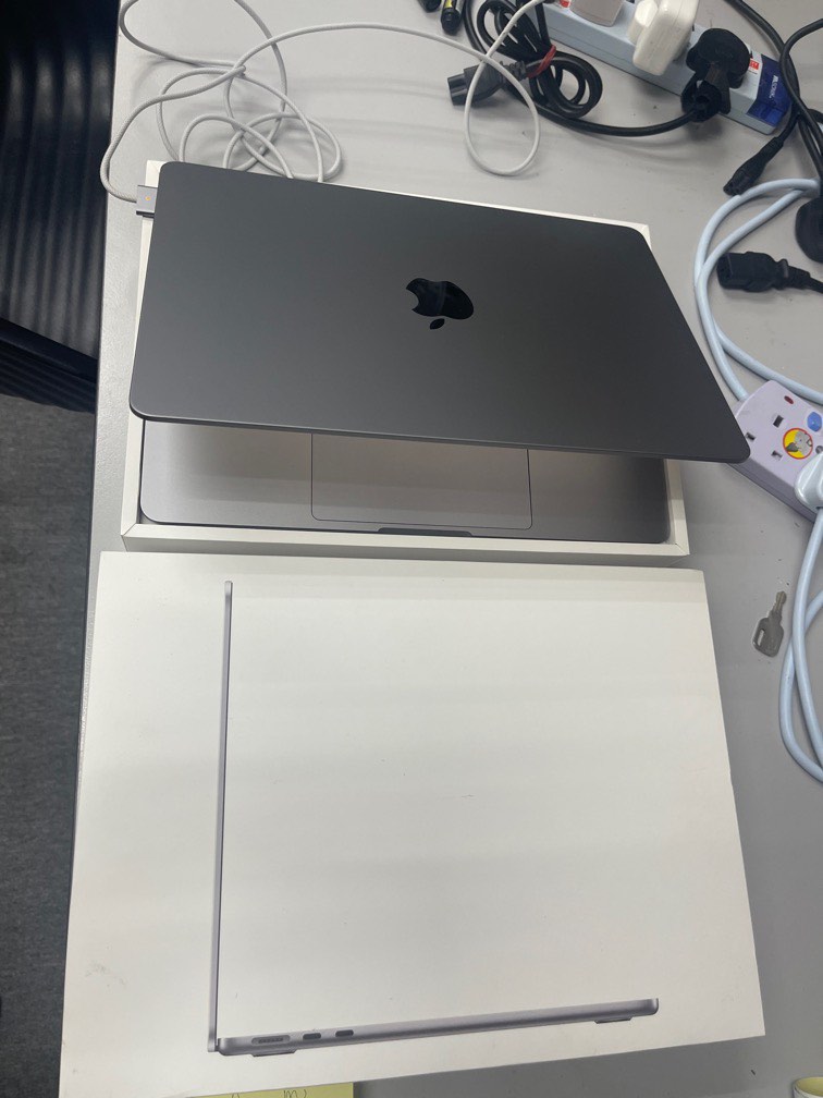 Sell MacBook Air m2 like new with apple care plus till 2025, Computers