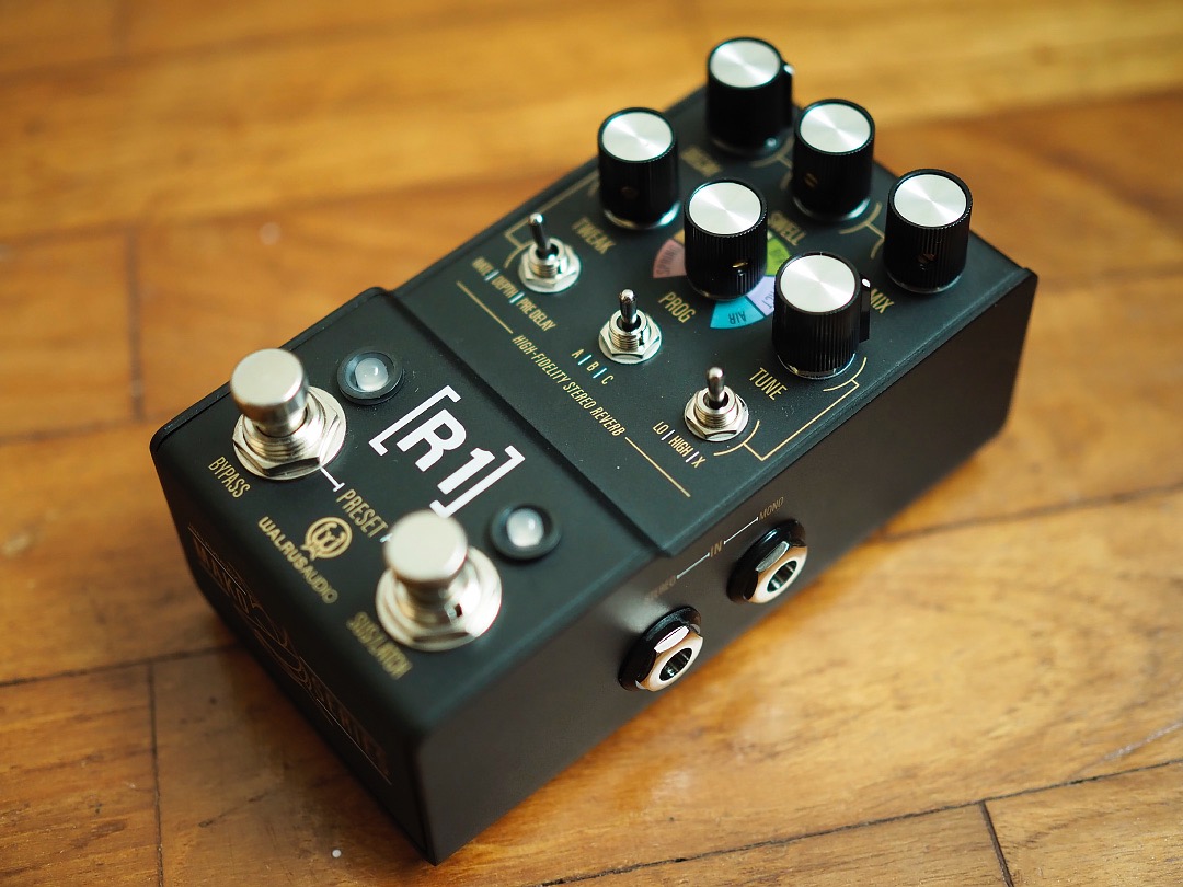 Selling Walrus Audio MAKO Series R1 High-Fidelity Stereo Reverb pedal