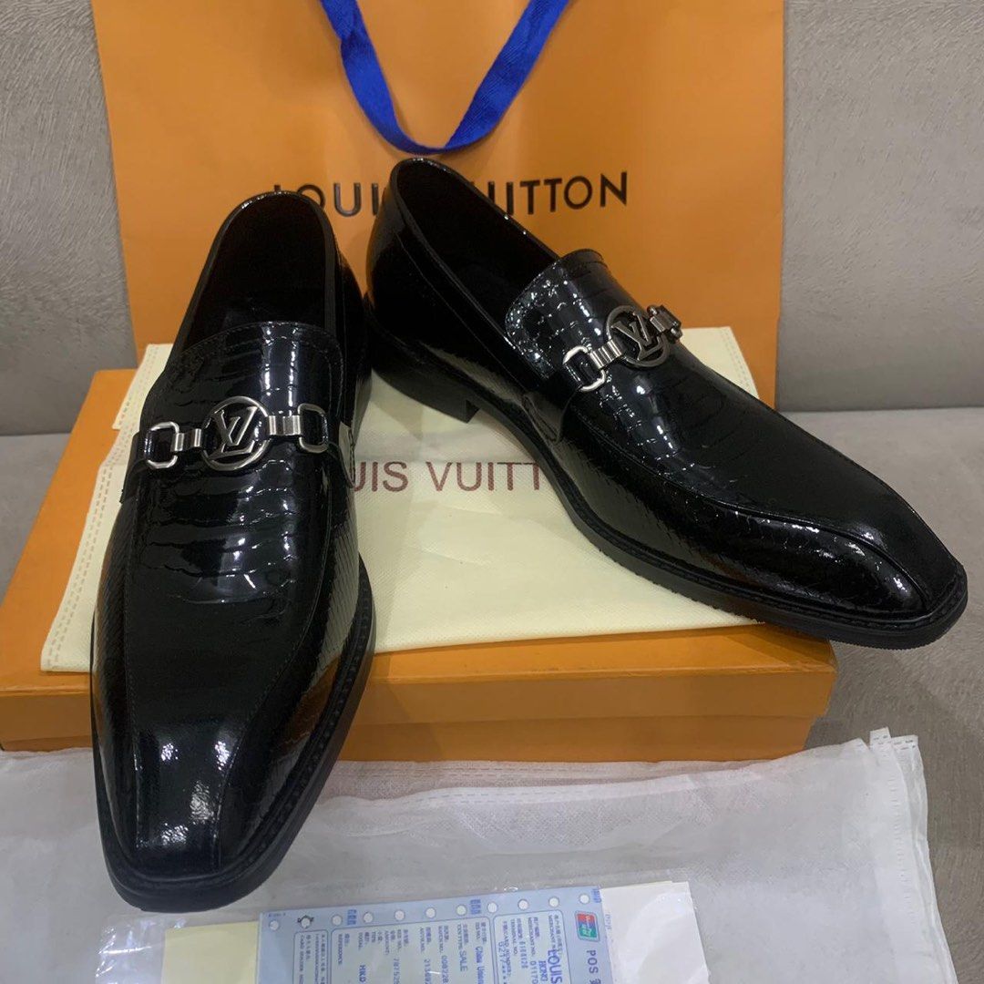 Sepatu Pria LV Louis Vuitton Original, Fesyen Pria, Sepatu , Sepatu Formal  di Carousell
