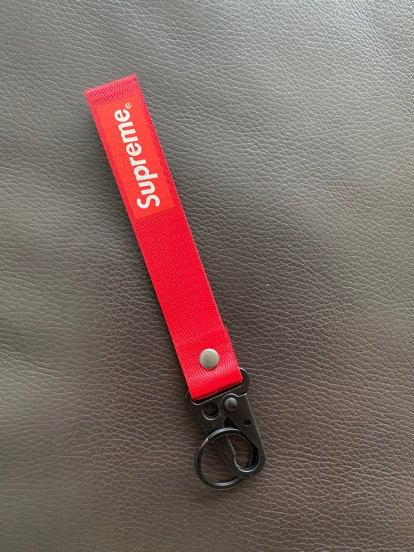 Supreme bag tag hotsell
