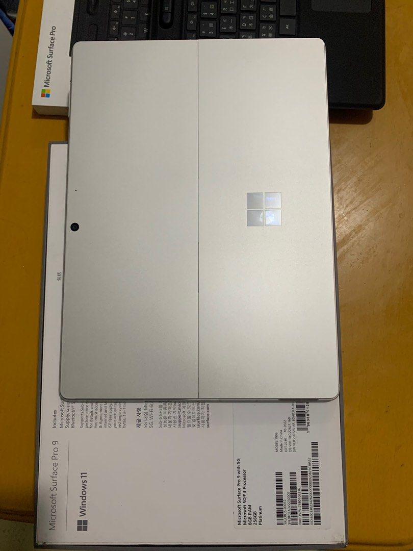 Surface pro9 5G (256GB+8GB Ram)（有盒有單）+ 原廠keyboard （有盒