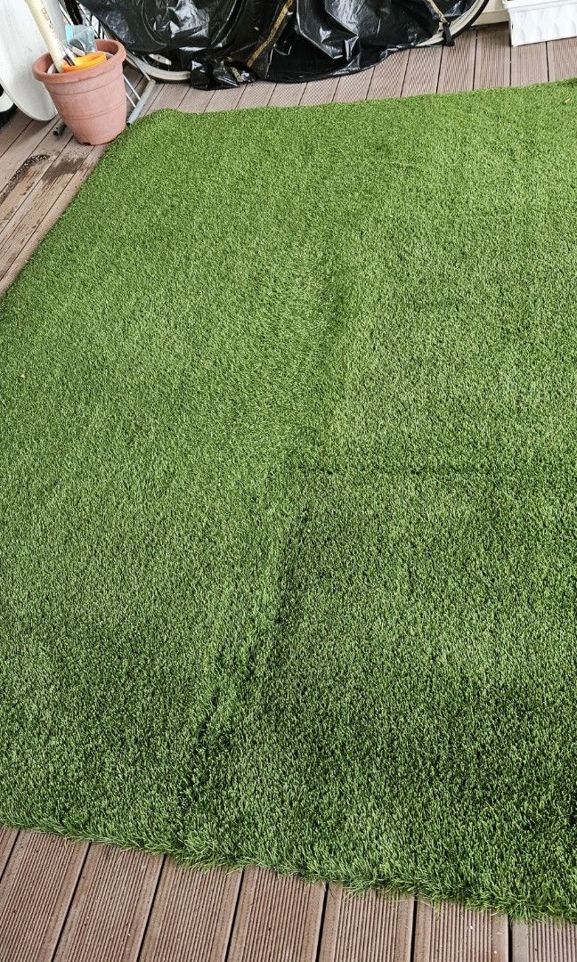 Thick carpet grass, Furniture & Home Living, Home Decor, Carpets, Mats