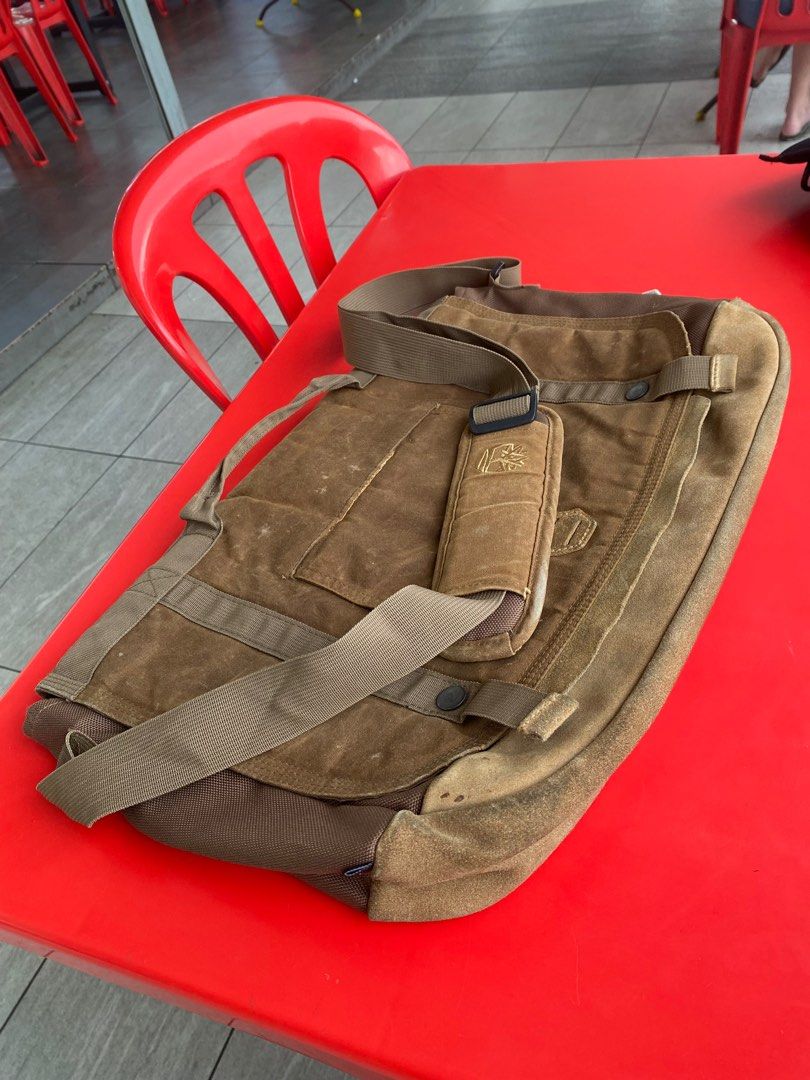 Timberland canvas messenger bag deals