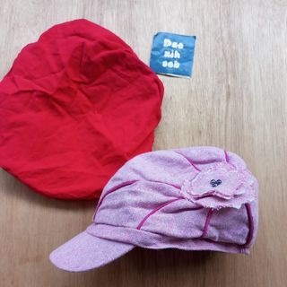 Topi pink bunga dan topi bundar merah