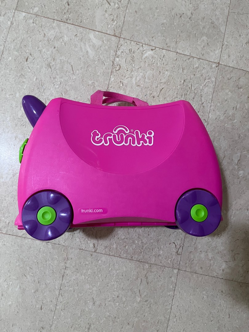 Trunki outlet wheel replacement