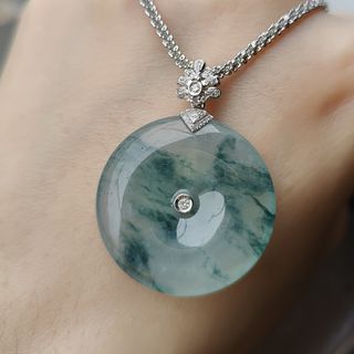 Jade Ping An Kou 翡翠平安扣 Collection item 3