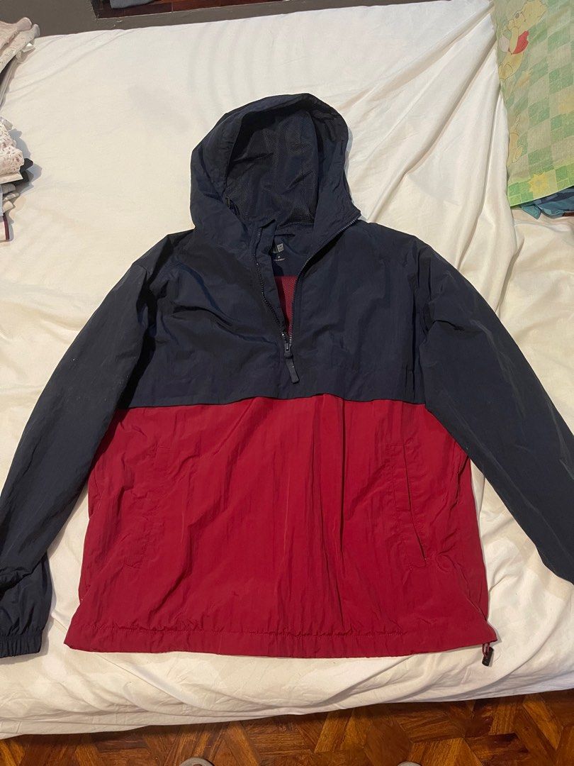 Uniqlo Anorak Jacket (Category: Coats, Jackets and Outerwear) located in Imus. Submitted by dandelro (Listing ID 1253873903, Image 1). Description: No issues W 25.5 L 27.