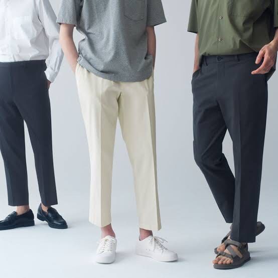 UNIQLO Men Smart Ankle Pants, Men's Fashion, Bottoms, Trousers on