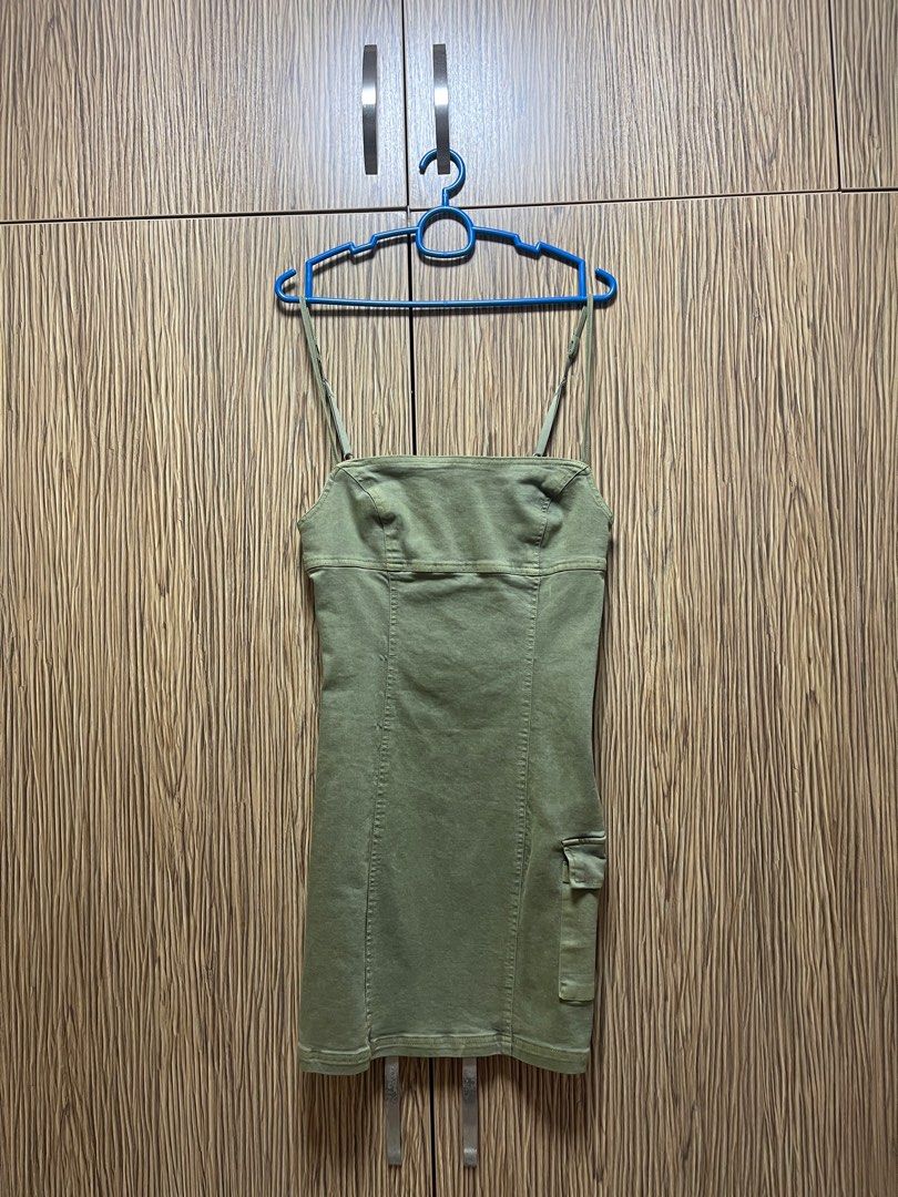 Urban Outfitters green dress, Women's Fashion, Dresses & Sets, Dresses on  Carousell