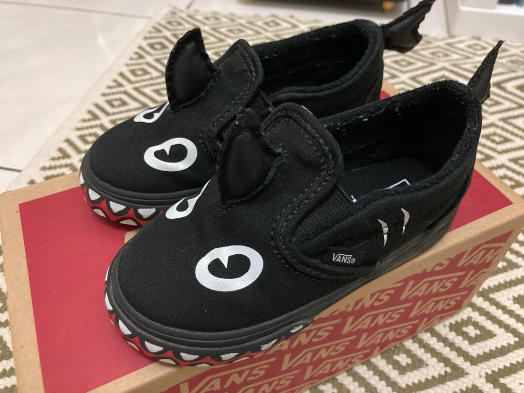 Shark week discount slip on vans
