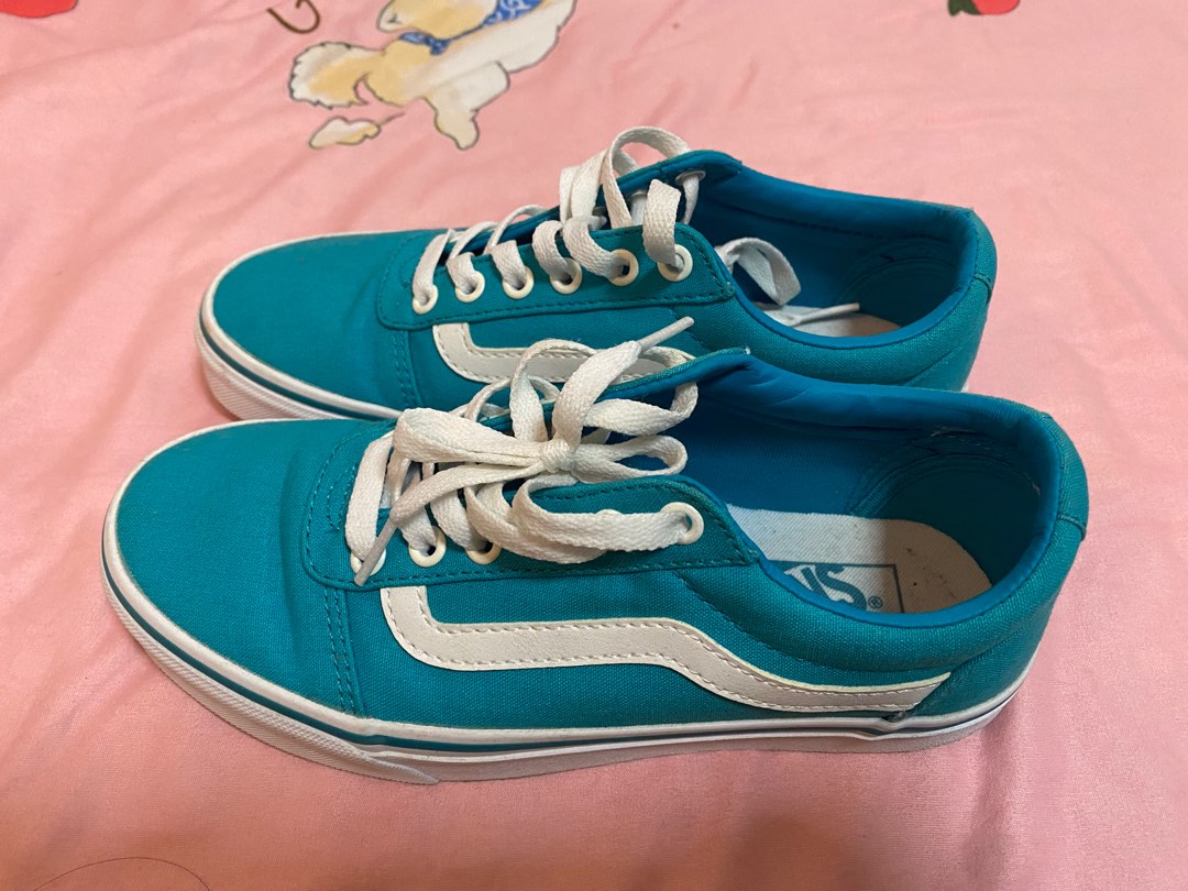 Enamel sales blue vans