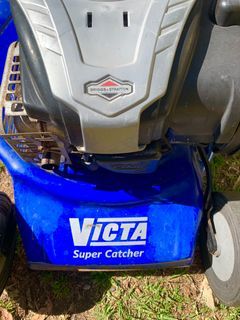 Victa 4 stroke Lawnmover Super Catcher. Works well