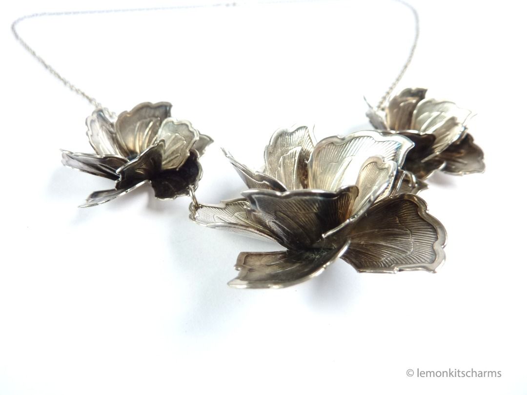 Vintage 1960s Triple Pinwheel Flower Necklace nk1411 c