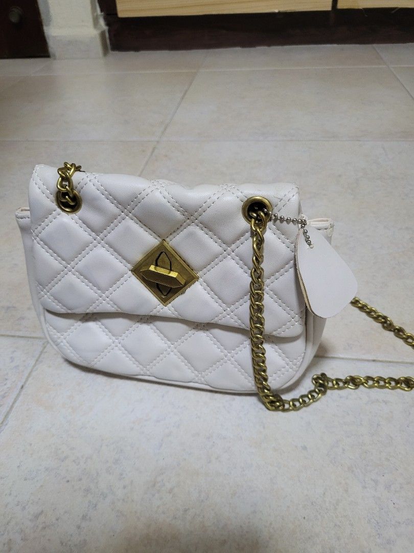 White quilted sale crossbody