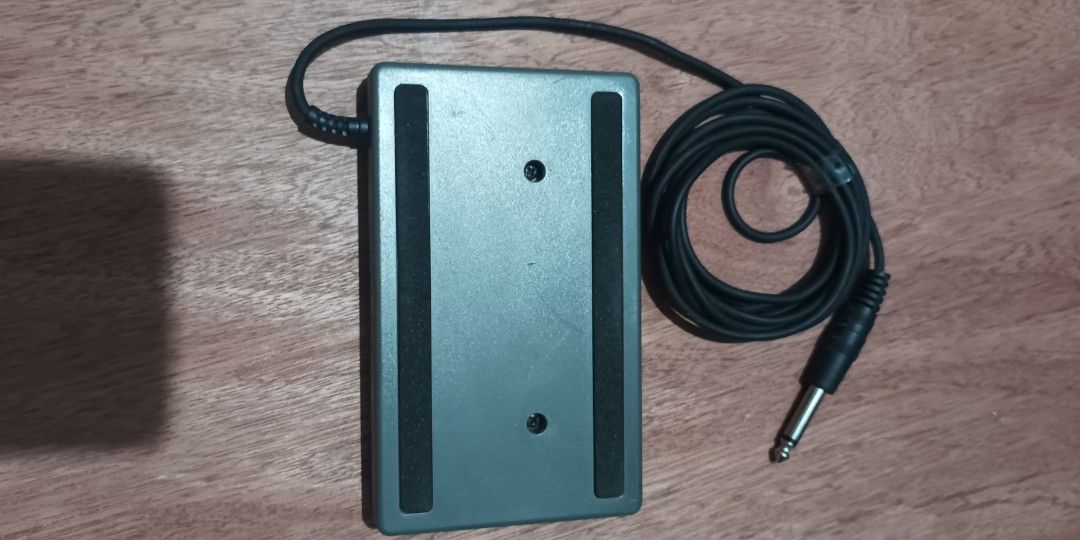 Alesis (Category: Musical Instruments) located in Manila. Submitted by musicman12 (Listing ID 1275757847, Image 2). Description: Alesis Remote As is Condition From Japan Box.