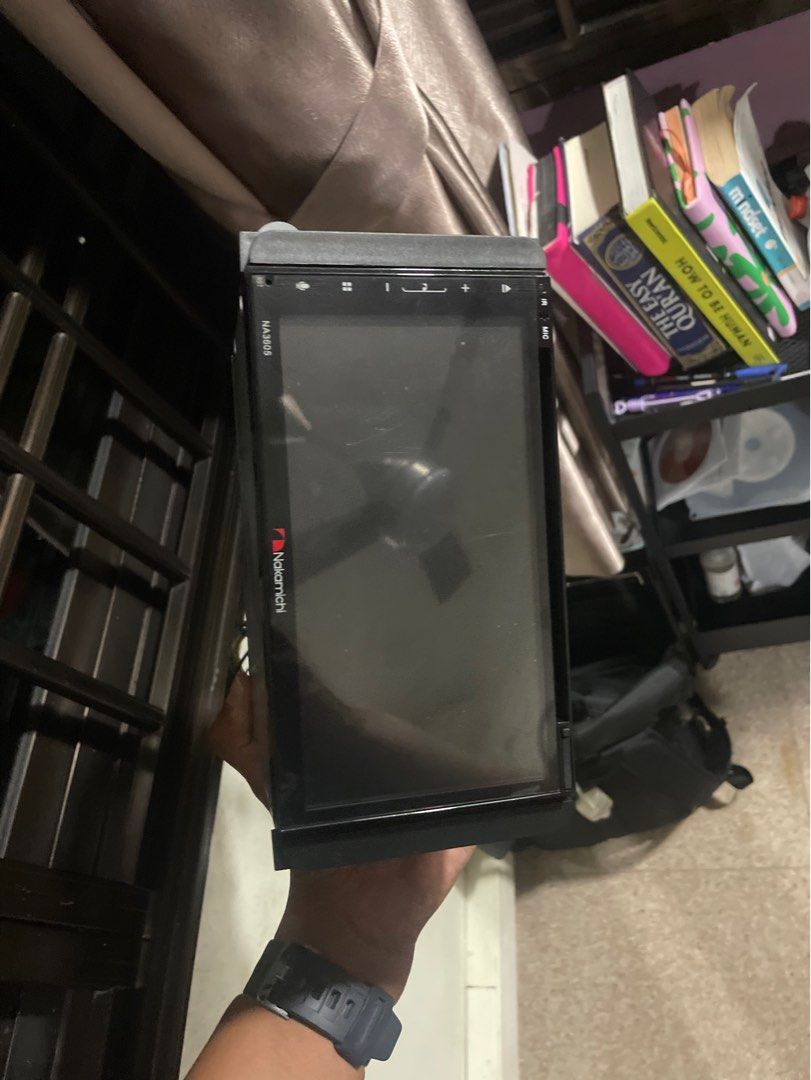 Android player (Category: Navigation & Displays) located in Singapore. Submitted by royan (Listing ID 1275744754, Image 1). Description: Took from my car. Used for 1 yr. 7 inches.