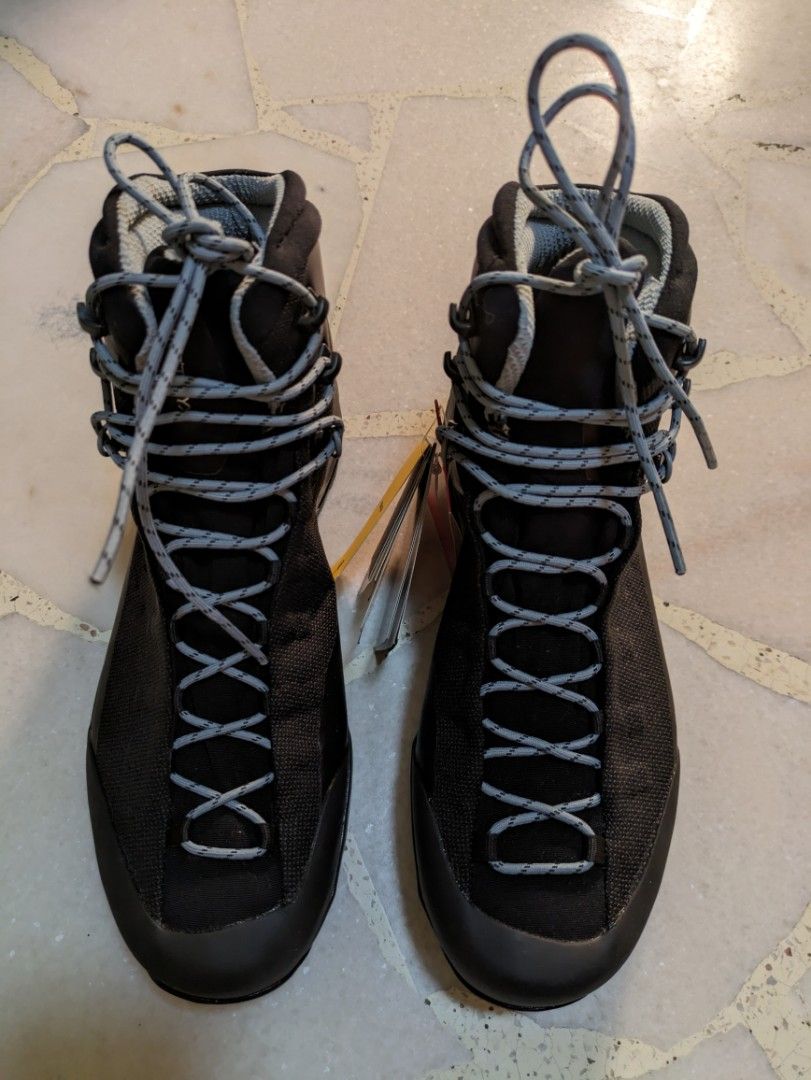 Arcteryx womens store hiking shoes