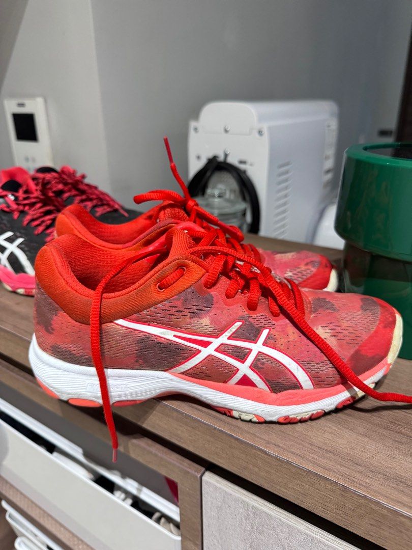 Asics gel professional ff discount fiery red netball trainers