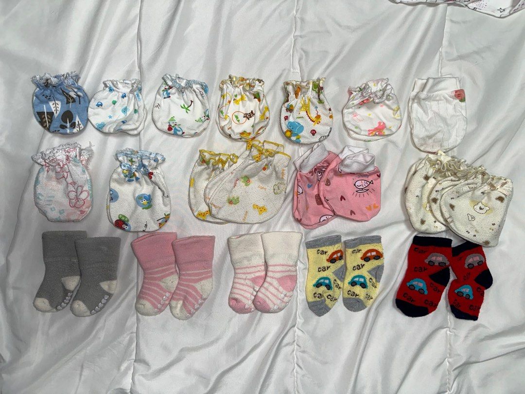 Newborn socks hotsell and mittens