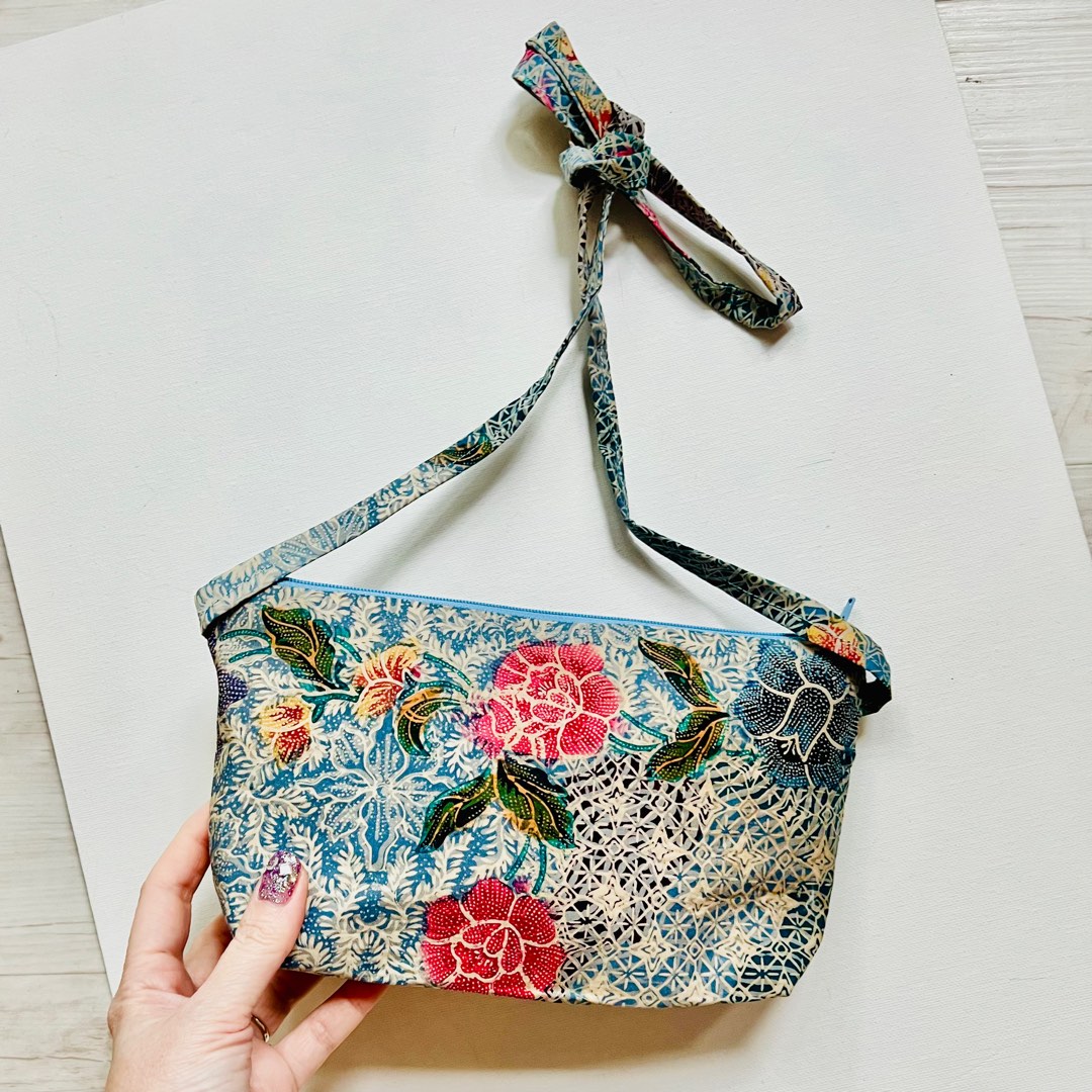 Sling bag sales batik
