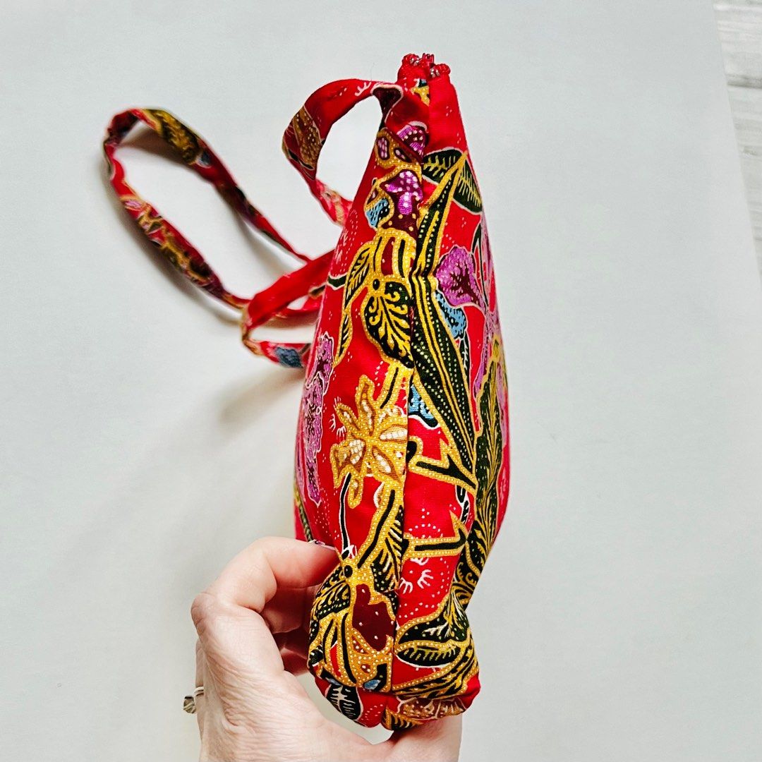 Sling sales bag batik