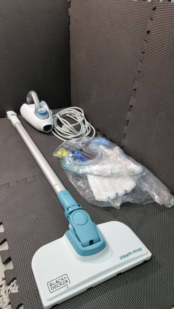 Black & Decker 7in1 Floor Extension Deluxe Steam Mop (1300W