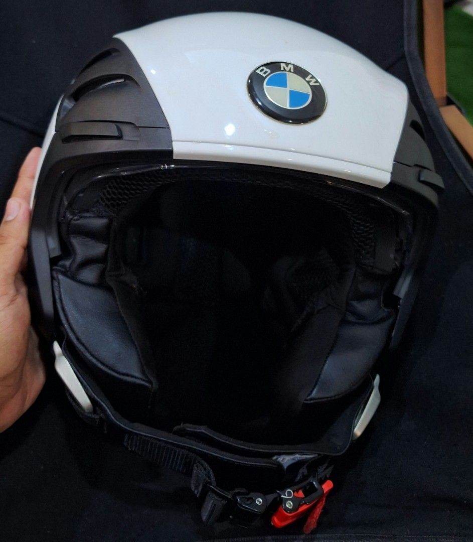 BMW Airflow Helmet white size 62 63 Motorbikes on Carousell