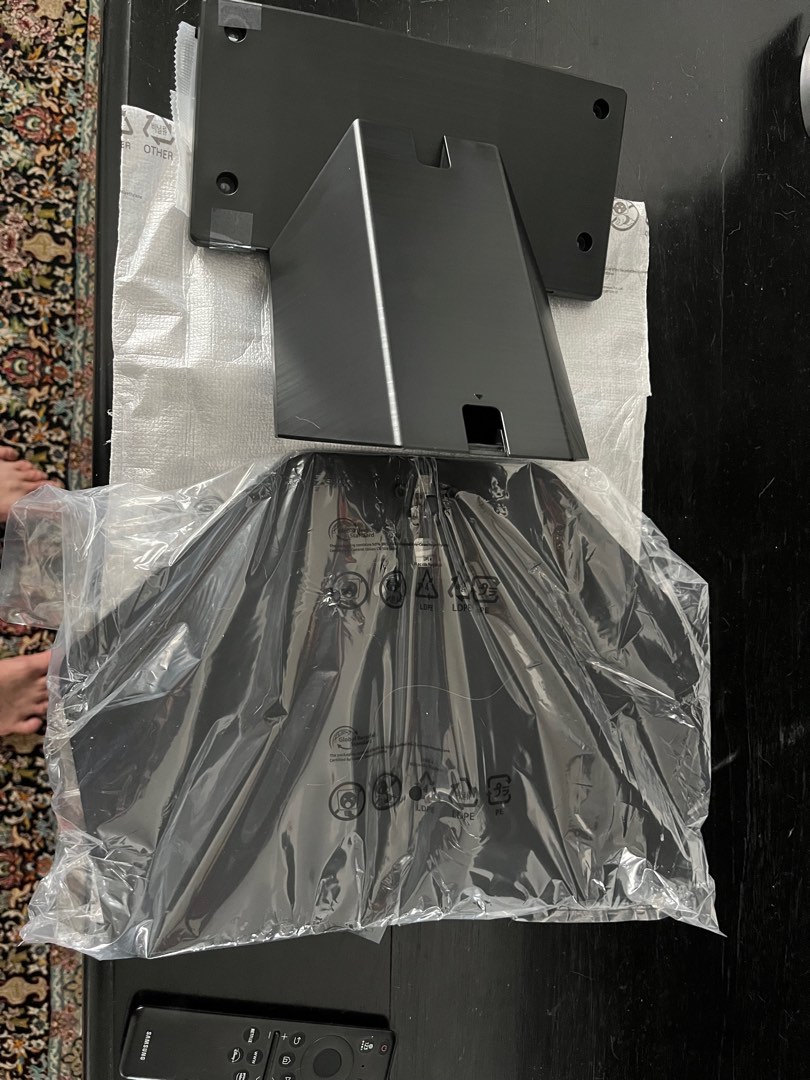 BN Samsung QLED TV stand, TV & Home Appliances, TV & Entertainment, TV