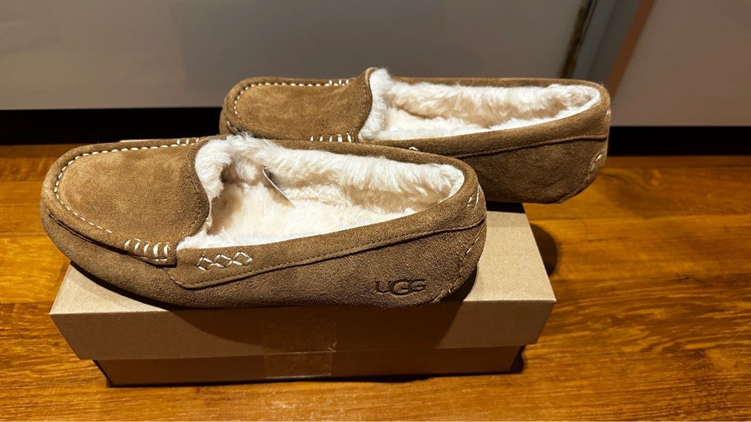 BNIB Ugg shoes women size 9 Women s Fashion Footwear Loafers on
