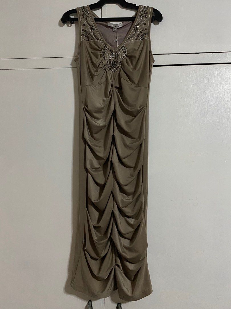 Bodycon Fit Formal Dress (Category: Evening dresses & gowns) located in Quezon City. Submitted by katarinuh (Listing ID 1275677104, Image 1). Description: Brand New, never been used and still with tag Original Price: 4,100.