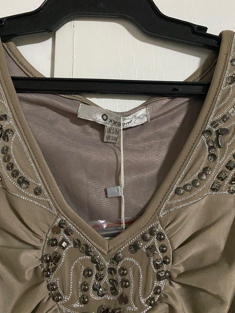 Bodycon Fit Formal Dress (Category: Evening dresses & gowns) located in Quezon City. Submitted by katarinuh (Listing ID 1275677104, Image 2). Description: Brand New, never been used and still with tag Original Price: 4,100.