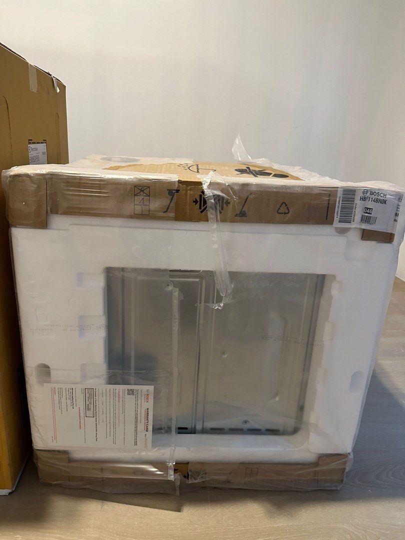 BOSCH BUILT IN OVEN HBF114BR0K, TV & Home Appliances, Kitchen