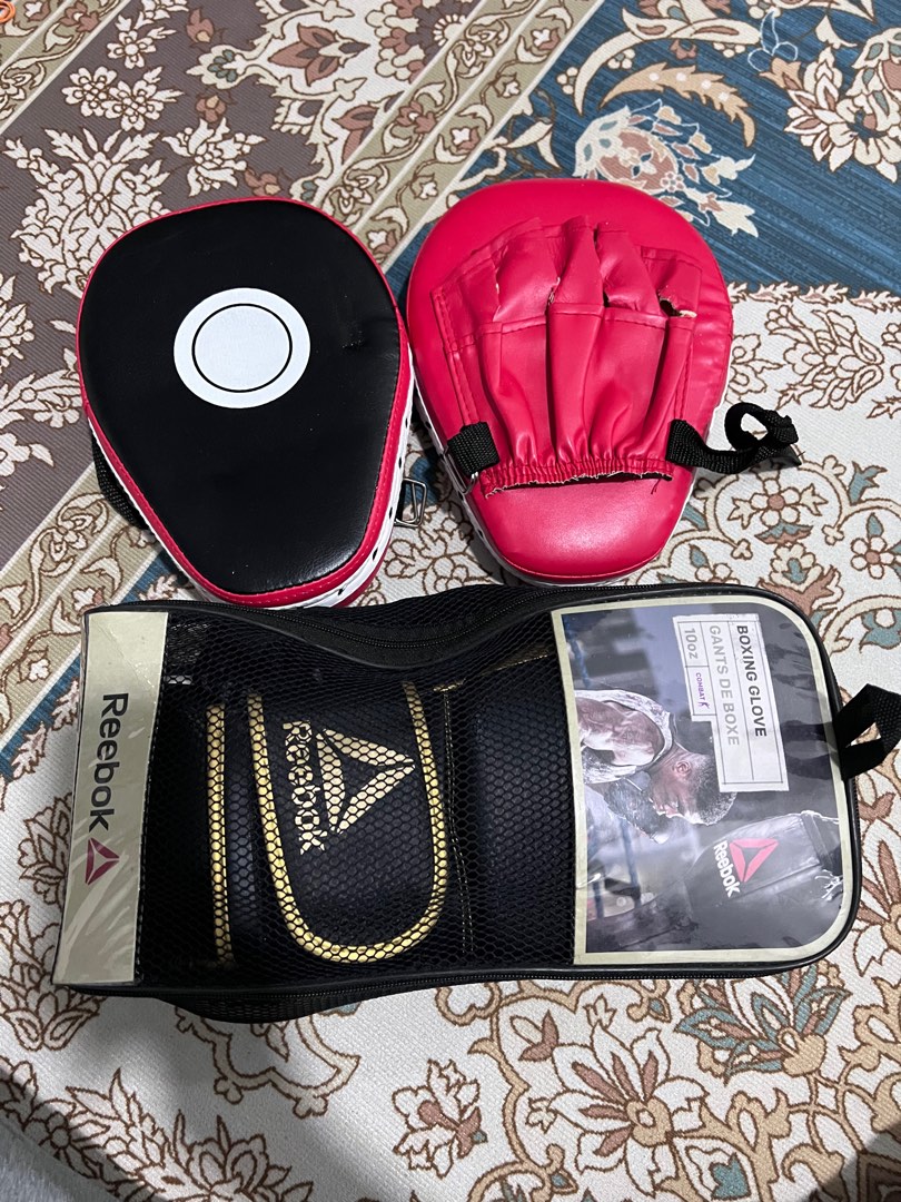 Boxing Gloves Reebok 10oz Sports Equipment Other Sports
